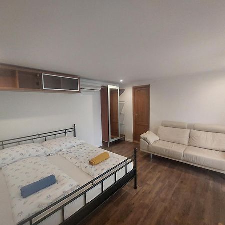 Otis Vendeghaz Apartment Siofok Exterior photo