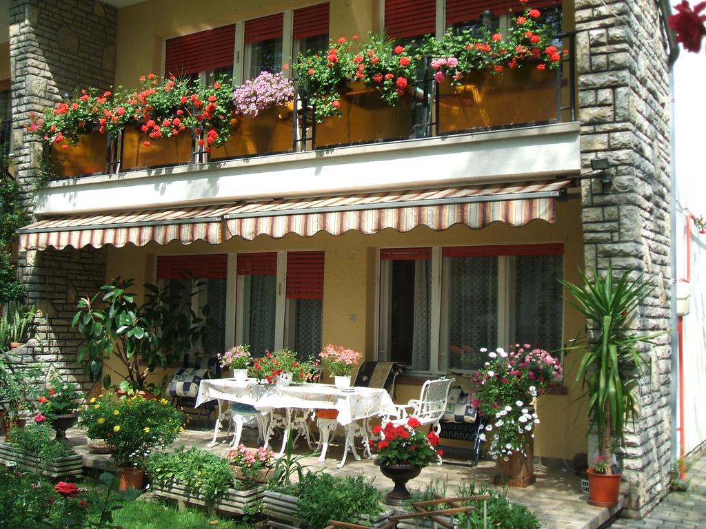 Otis Vendeghaz Apartment Siofok Exterior photo